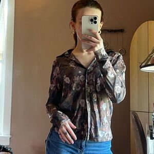 floral button up mesh blouse, size small 🤍